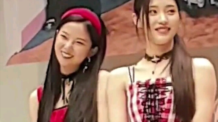 Yujin thật tình cờ gặp Xiaoting và từ hôm đó trở đi, cô đã trót yêu luôn cơ bắp của Xiaoting. 【Kep1e