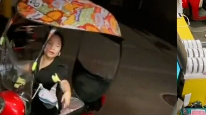 A woman accidentally left her keys in a store, and when she went to get them, she scared the store o