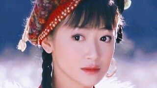She played Guo Fu in The Return of the Condor Heroes, and she always wore red clothes when she appea