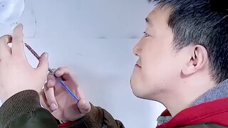 男人竟往犯人的药里注射毒药