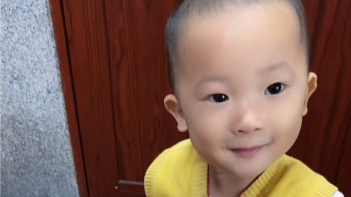 Performing Magic Tricks for My Little Nephew: The All-in-One Magic Box!