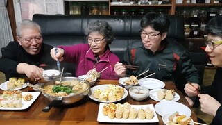 할머니표 유부초밥 만들기 (김치,크래미,새우,계란) 어묵전골 먹방, 집밥먹방, 가족먹방 MUKBANG KOREAN FOOD COOKING ASMR | EATING SHOW