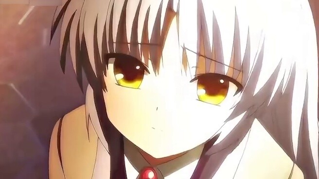 "Năm đó khi tôi 16 tuổi, tôi nghĩ tình yêu trong sáng là bất khả chiến bại"