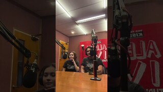 SESALTING ITU JU ! KESERUAN SANJU DI RADIO 105.0 Kiss FM
