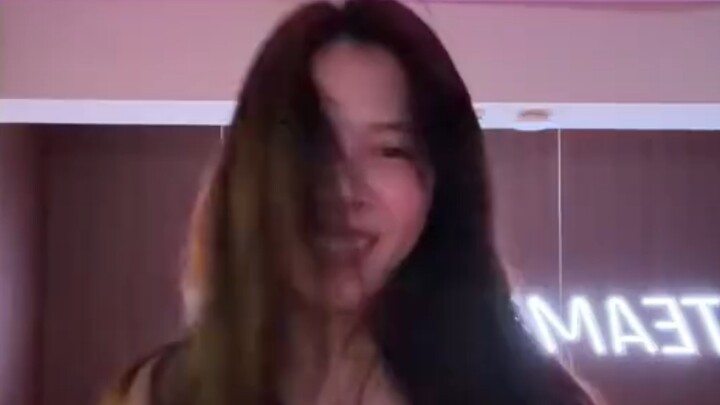 A Tribute to ITZY! Song Yanfei’s “That’s a Nono” Dance Challenge