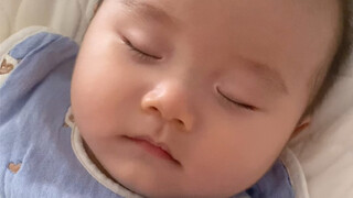 叫醒睡觉的宝宝