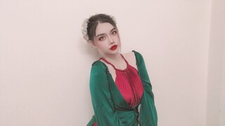 Thúy Kiều thì ở lầu Ngưng BíchTừ lúc gặp anh em chẳng thể nào ngưng thích🌸Emi🌸