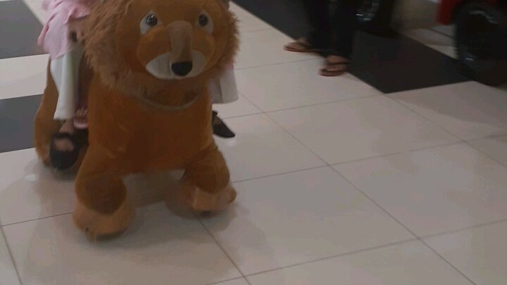 hisya main kuda lucu sekali