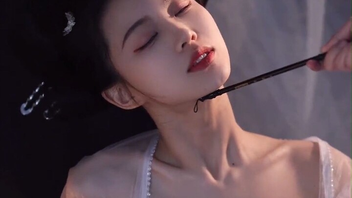 Your Majesty, it's time for the morning court session—wake up!!!