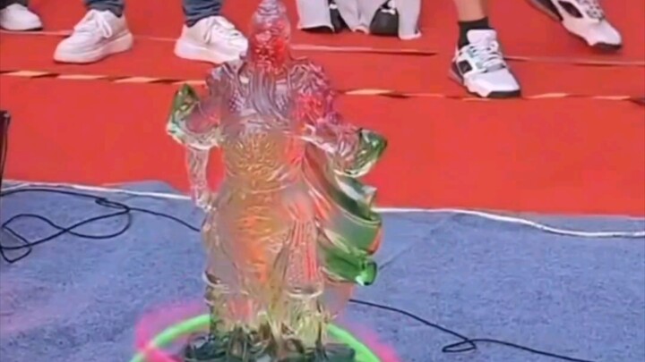 Quăng vòng ba mét trúng Quan Công, trong 30 vòng thì trúng 20 — tỷ lệ trúng này có ổn không nhỉ?