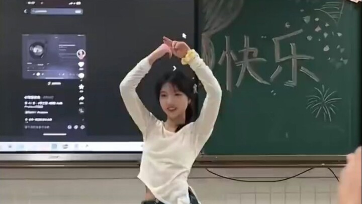 Đêm hội mừng năm mới thời cấp ba 😋 Trường nữ sinh JK 😉 Hoa khôi lớp nhảy K-pop Hàn Quốc