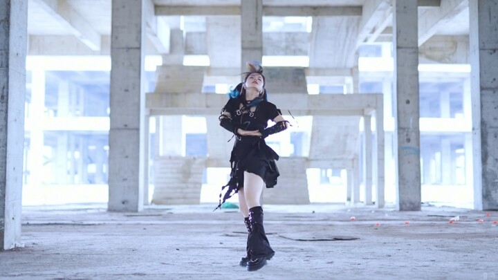 【Cermin Terbalik】Amplitudo Blue Sugar Ume – Adiós (Selamat Tinggal) – Cover Tari DAZBEE untuk Penggu