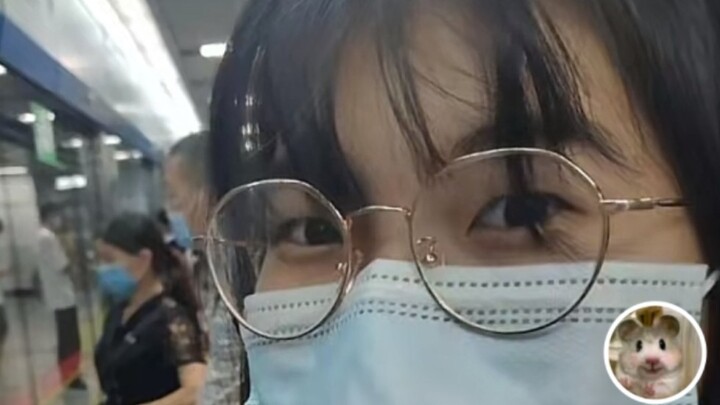 ขออุทิศวิดีโอนี้เพื่อรำลึกถึงวัยเยาว์ที่ถูกทำให้ผิดหวังของฉัน