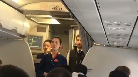 Đâu có chuyện cuộc sống mãi bình yên, chỉ là có những người đang gánh vác thay chúng ta mà tiến lên.