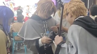 当这洛琪希面欣赏圣物的屑鲁迪