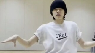 Chỉ muốn mọi người nhìn thấy nữ thần vĩ đại của tôi!