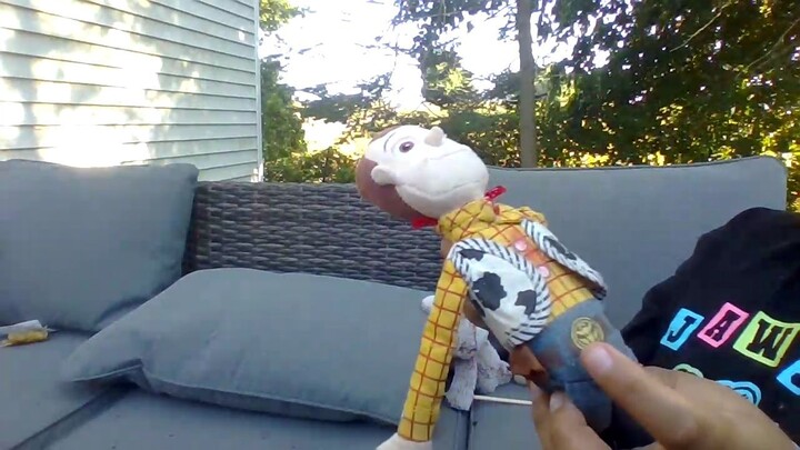 A totally normal plushy video (: