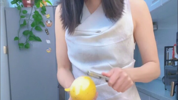 Which kid from Northeast China doesn’t love eating canned fruit!