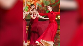 Para penari menari untuk para dewa! Ramalan Jin Chen semakin baik! Tang Shiyi layak menjadi pemimpin