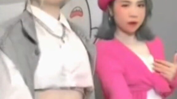 Hé lô bà dà nghèo khổ giữa trời đông cô đơn=))