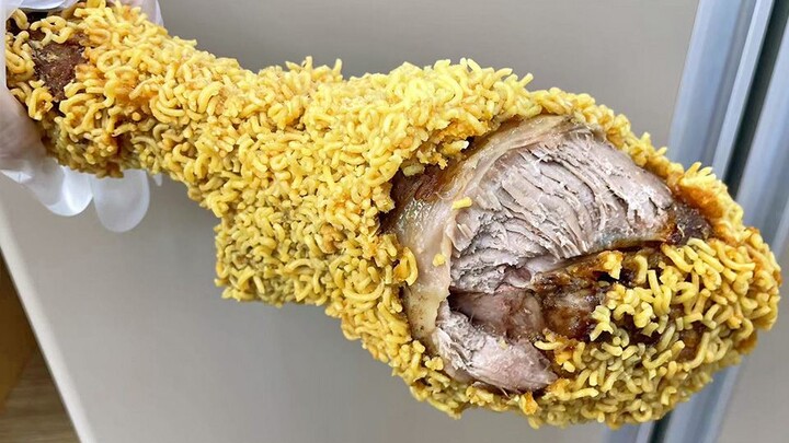 Mie instan es buah semangka plus paha ayam raksasa! Makan siang prajurit spesial selama 8 jam