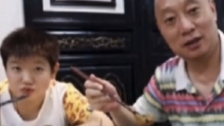 มินิชาแบบนี้ ฉันใส่ได้สิบชิ้นในกระเป๋าเดียวเลย