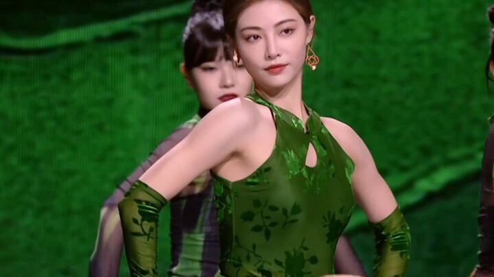 许佳琪代表家乡跳采茶舞！有谁能不爱跳舞的许佳琪呢？