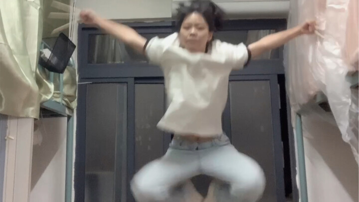 عندما كنت أول من عاد إلى السكن الجامعي..