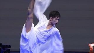 20201202 COSMO Fashion Gala Li Xiang's "Guan Shi"