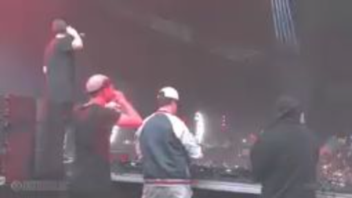 yt1z.net - Valentino Khan b2b GTA b2b 4B - EDC Orlando 2018 (144p)
