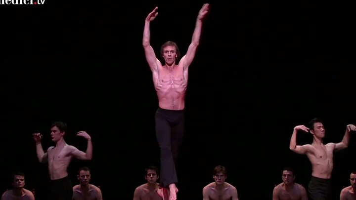 芭蕾舞《波莱罗》——拉威尔的最后一部舞曲作品；领舞：尼古拉·勒里奇