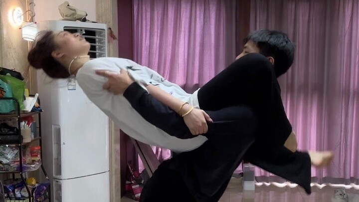 Tôi không biết mình đang làm gì khi nhìn vào bìa sách.