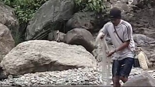 cast netting in Nepal | himalayan trout fishing with handmade cast net |
