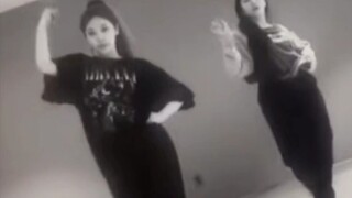 Comments from overseas fans on Ning Yizhuo's dance cover: "The lead vocalist can also dance amazingl