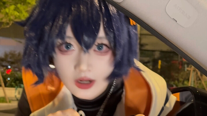 Kak, kasih sedikit uang dong