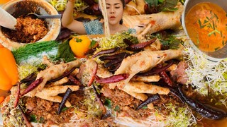ขนมจีนน้ำยาป่ากะทิตีนไก่ แซ่บที่สุดในเมืองพุทธ ฮิ้ววว😁😁