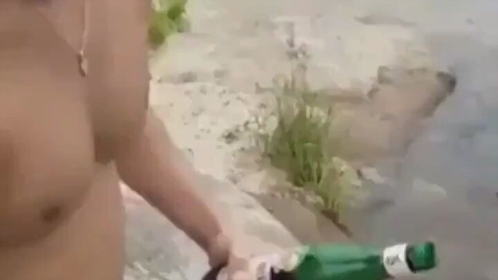 ชายหนุ่มตกปลาเจอฝูงเงือกสาว~