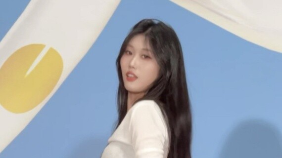 [Twitch Twitch - EXID] Sự thoải mái khi chuyển từ giày cao gót sang giày bệt