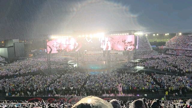 bts would tour arirang in Toronto Canada day 1