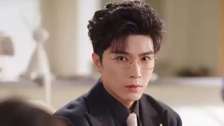 Gadis yatim miskin selamatkan CEO yang diburu, lalu dia diadopsi dan dimanja