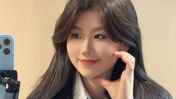 การจัดแต่งผมหน้าม้าแปดตัวอักษรที่ง่ายและใช้งานสะดวก