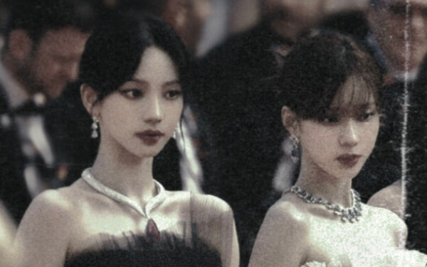 “ดอกมะลิขาวและกุหลาบดำอันเป็นที่รักของข้า”