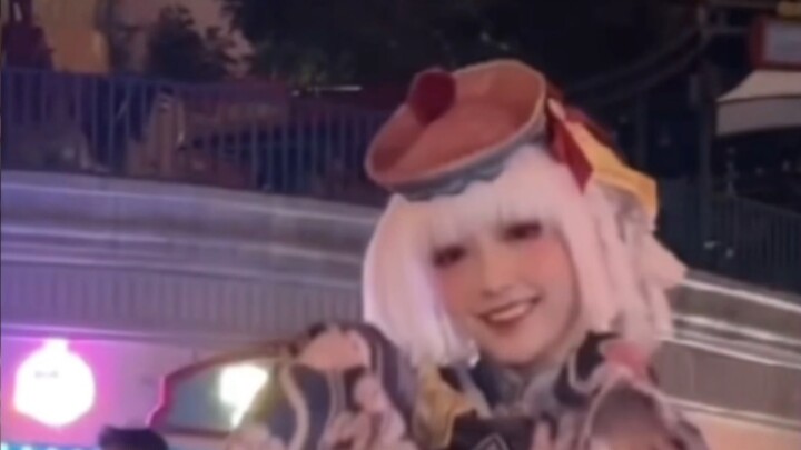 The socially anxious little zombie danced in the Halloween Happy Valley˃ʍ˂