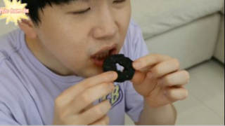 Mì, gà ướp gia vị, donut tí hon phần 5 #mukbang