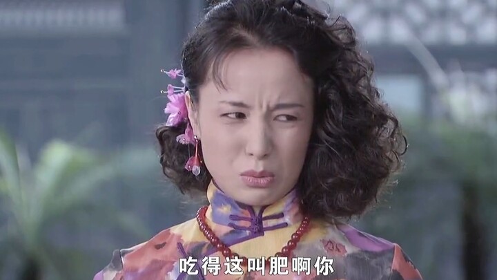 The senior wife, jealous of the concubine’s figure, lunged forward and pinched her hard: “Look at th