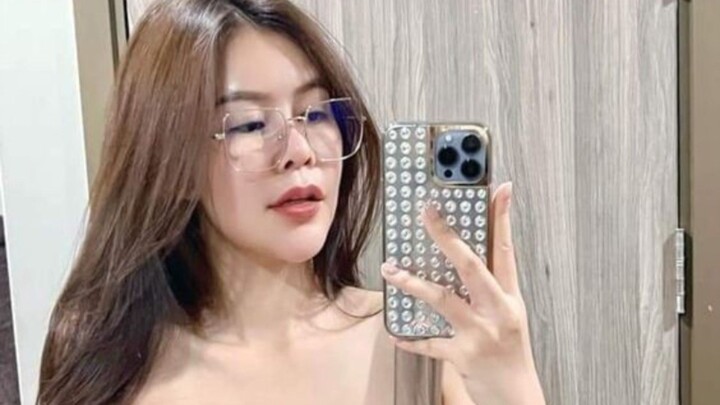 CEWEK CANTIK JOGET BESAR BANGET