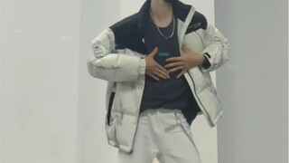 Ngay khoảnh khắc gặp em, tôi thừa nhận mình đã chết đứ đừ mất rồi