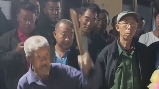 Tuan Wen telah memainkan drum untuk orang lain sepanjang hidupnya, dan kali ini dia akhirnya memaink