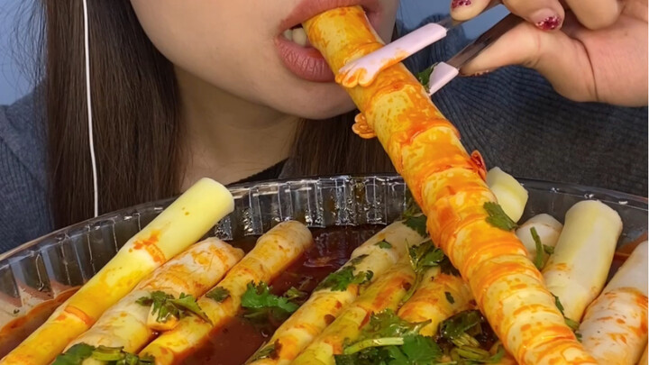 [Crunchy, Sound-Controlled Cold-Dressed Bamboo Shoots]