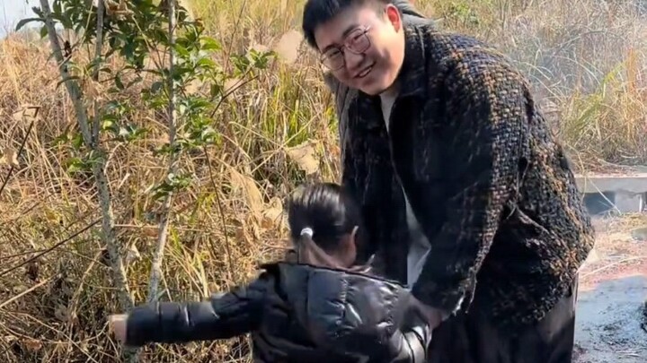 Huyên Nhiễm: “Ai mà chẳng là một đứa trẻ cơ chứ, tôi cũng mới lần đầu làm cậu, cớ gì phải nhường nhị